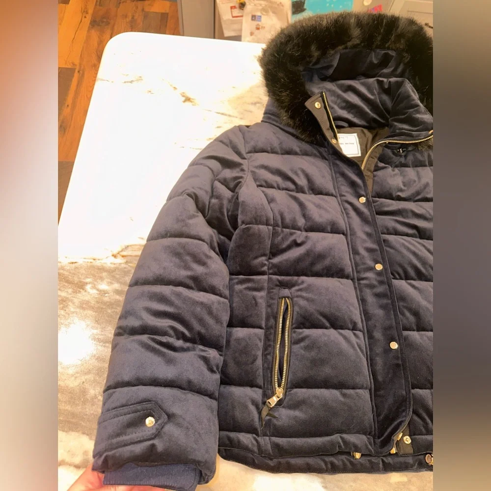 NWOT Royal Matrix Navy Puffer Jacket with Black‎ Fur Hood and Gold Button Detail
